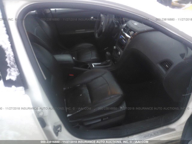 1G1ZE5EB9AF131998 - 2010 CHEVROLET MALIBU LTZ თეთრი ფოტო 5