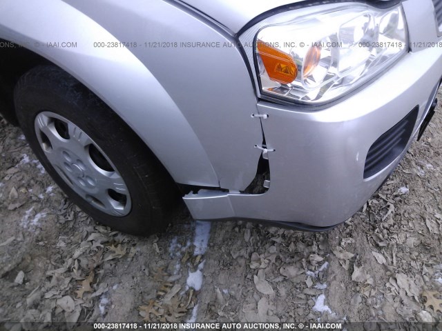 5GZCZ33D47S805452 - 2007 SATURN VUE SILVER photo 6