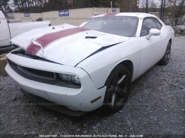 2C3CDYAGXEH162169 - 2014 DODGE CHALLENGER SXT WHITE photo 2