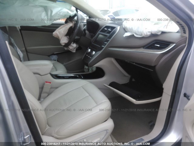 5LMCJ3B90FUJ40910 - 2015 LINCOLN MKC BLACK LABEL Արծաթագույն լուսանկար 5