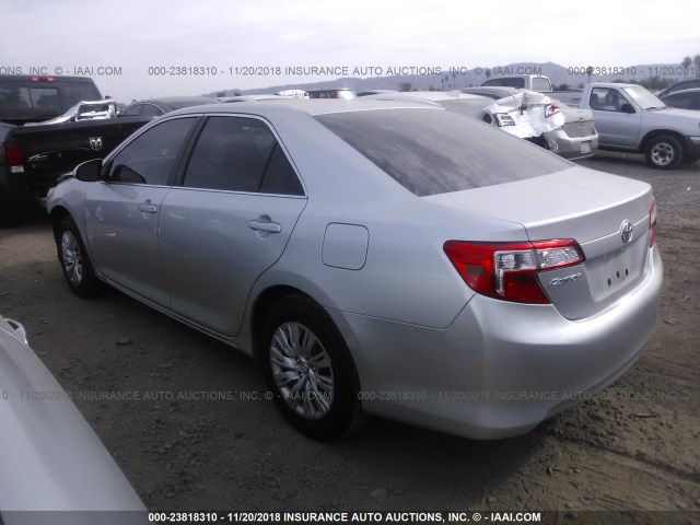 4T4BF1FK5CR179124 - 2012 TOYOTA CAMRY SE/LE/XLE SILVER photo 3