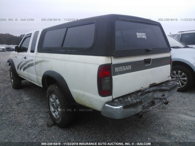 1N6DD26Y7WC342323 - 1998 NISSAN FRONTIER KING CAB XE/KING CAB SE WHITE photo 3