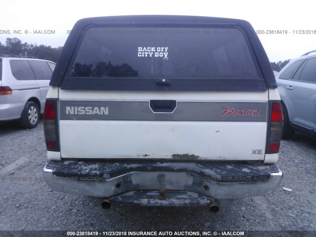 1N6DD26Y7WC342323 - 1998 NISSAN FRONTIER KING CAB XE/KING CAB SE WHITE photo 6