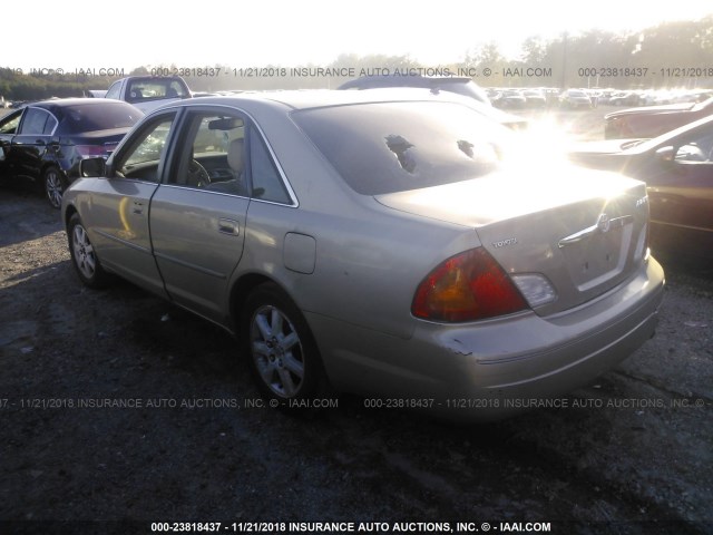 4T1BF28B8YU105765 - 2000 TOYOTA AVALON XL/XLS GOLD photo 3