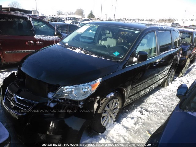 2C4RVABG1DR724770 - 2013 VOLKSWAGEN ROUTAN SE BLACK photo 2