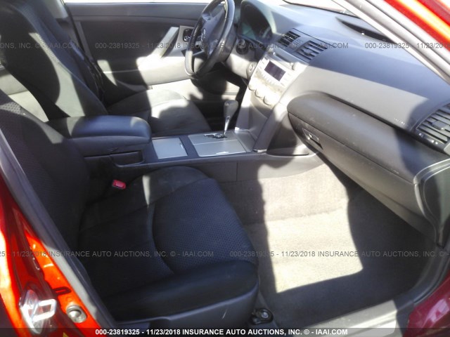 4T1BF3EK0BU171373 - 2011 TOYOTA CAMRY SE/LE/XLE 红色 照片 5
