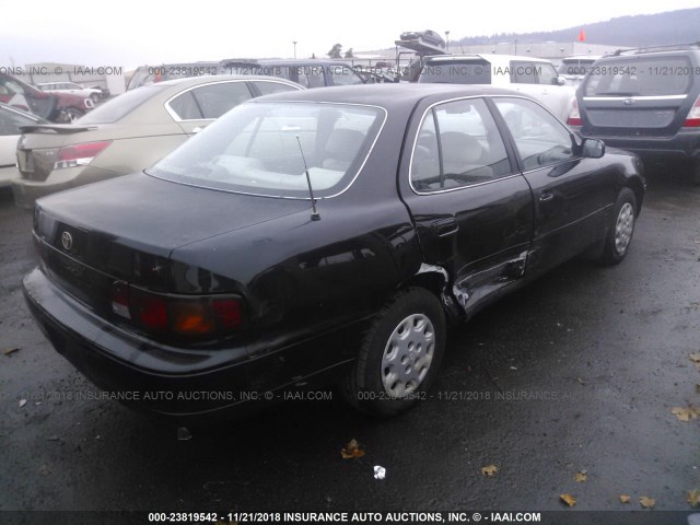 4T1BG12K1TU823893 - 1996 TOYOTA CAMRY DX/LE/XLE BLACK photo 4