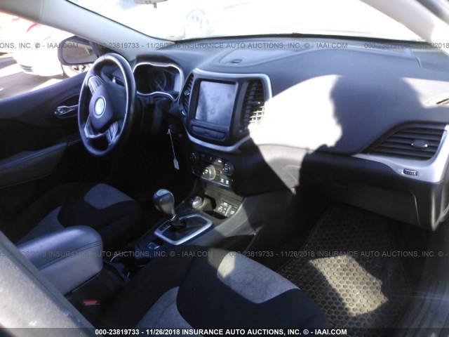 1C4PJMCS0EW138884 - 2014 JEEP CHEROKEE LATITUDE GRAY photo 5