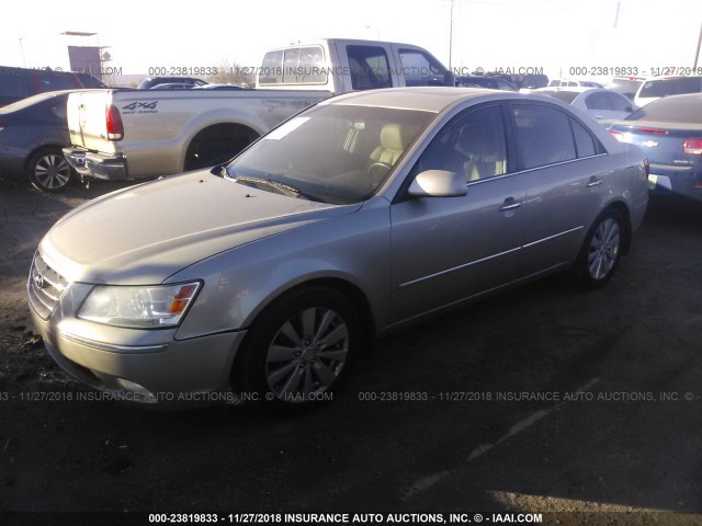 5NPEU46F19H451757 - 2009 HYUNDAI SONATA SE/LIMITED TAN photo 2