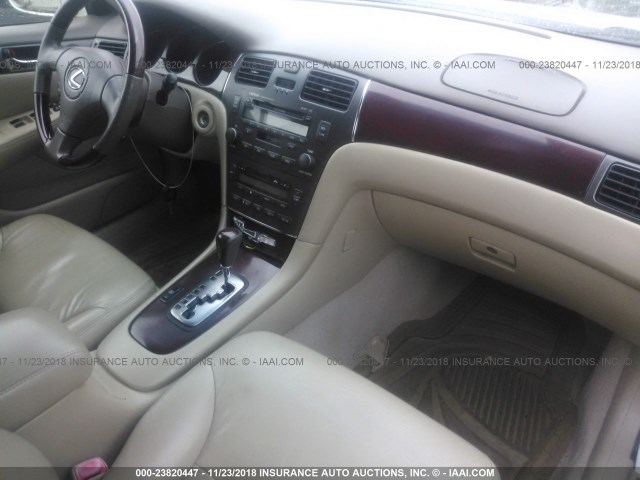 JTHBA30G745014084 - 2004 LEXUS ES 330 WHITE photo 5