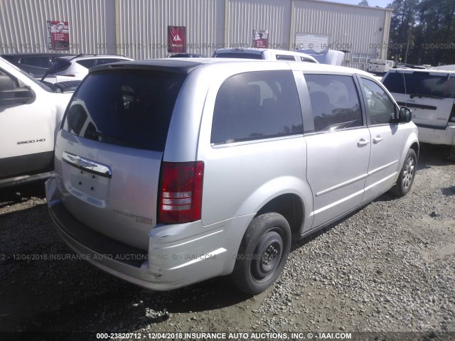 2A4RR4DEXAR322835 - 2010 CHRYSLER TOWN & COUNTRY  SILVER photo 4