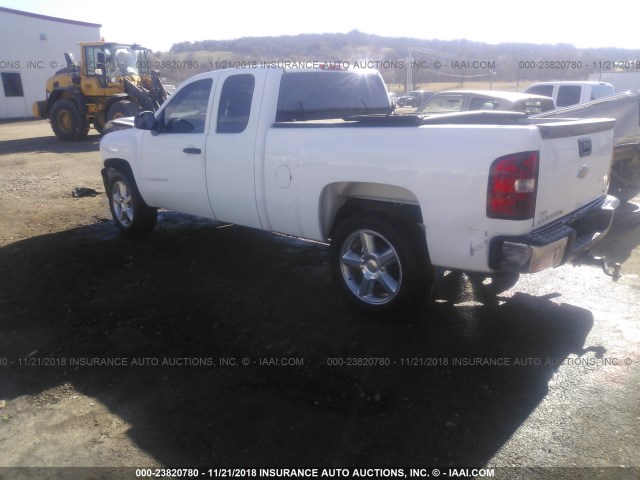 1GCEC19C38Z191372 - 2008 CHEVROLET SILVERADO C1500 WHITE photo 3