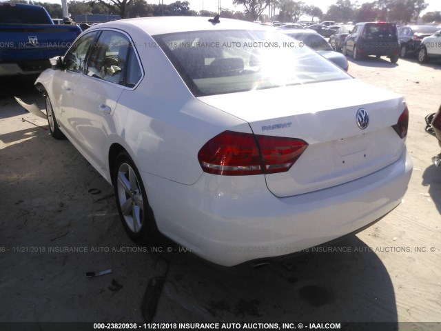 1VWBP7A33DC091384 - 2013 VOLKSWAGEN PASSAT SE WHITE photo 3