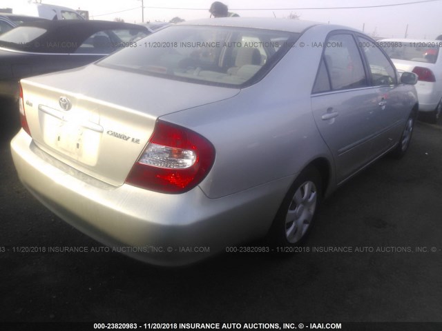 JTDBE32K720048155 - 2002 TOYOTA CAMRY LE/XLE/SE SILVER photo 4