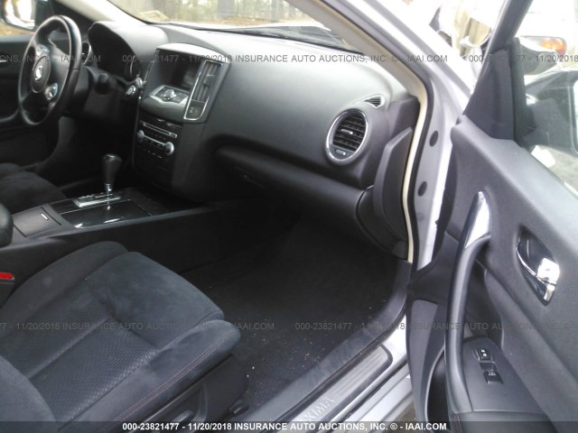 1N4AA5APXEC430933 - 2014 NISSAN MAXIMA S/SV SILVER photo 5