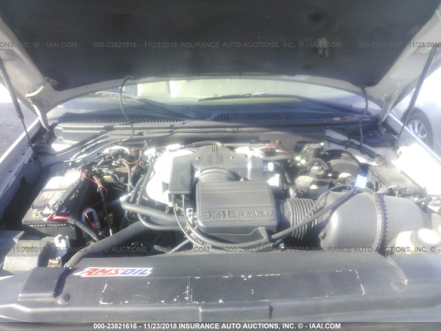 5LMFU28R71LJ25860 - 2001 LINCOLN NAVIGATOR 金色 照片 10