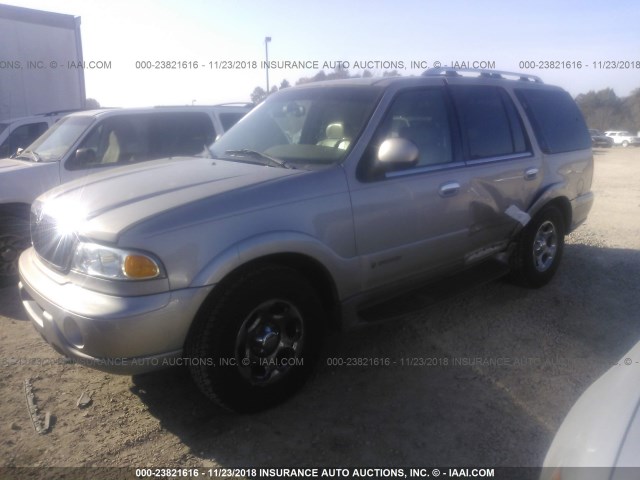 5LMFU28R71LJ25860 - 2001 LINCOLN NAVIGATOR 金色 照片 2