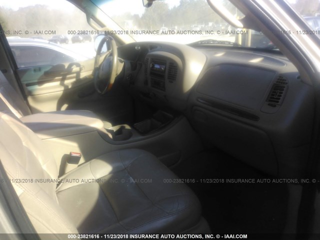 5LMFU28R71LJ25860 - 2001 LINCOLN NAVIGATOR 金色 照片 5