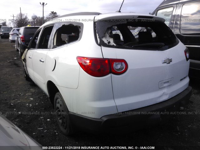 1GNLRFED5AJ240794 - 2010 CHEVROLET TRAVERSE LT WHITE photo 3