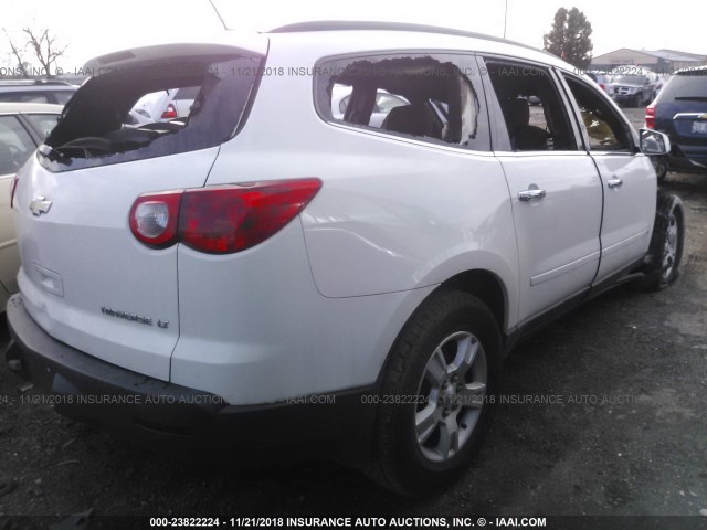 1GNLRFED5AJ240794 - 2010 CHEVROLET TRAVERSE LT WHITE photo 4