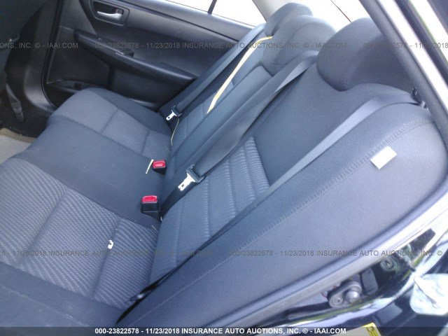 4T1BF1FK2HU308695 - 2017 TOYOTA CAMRY LE/XLE/SE/XSE BLACK photo 8
