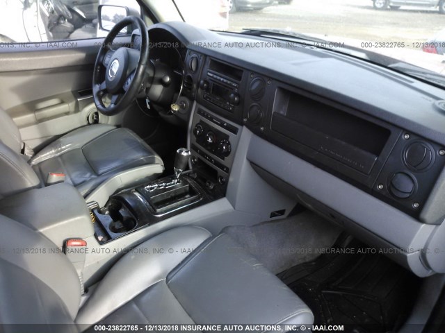 1J8HG48KX6C252544 - 2006 JEEP COMMANDER RED photo 5