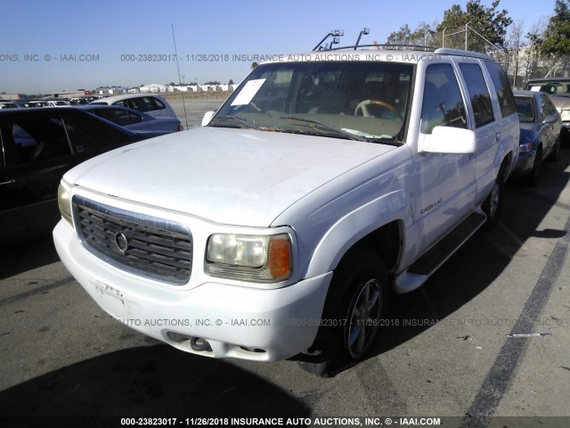 1GYEK13R0YR131656 - 2000 CADILLAC ESCALADE WHITE photo 2