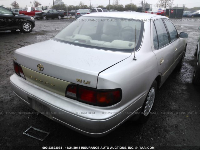JT2BF12K8T0138197 - 1996 TOYOTA CAMRY LE/XLE/SE Champagne photo 4