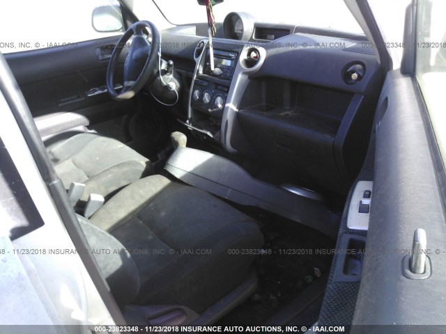 JTLKT324940155237 - 2004 TOYOTA SCION XB Ақ фото 5