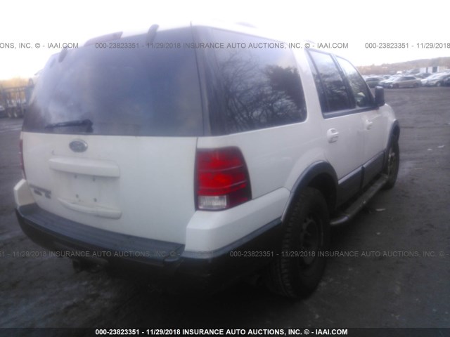 1FMPU16L24LA93646 - 2004 FORD EXPEDITION XLT WHITE photo 4