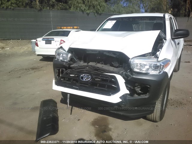 5TFRX5GN8HX095072 - 2017 TOYOTA TACOMA ACCESS CAB/SR/SR5 თეთრი ფოტო 6