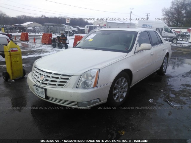 1G6KH5EY4AU132995 - 2010 CADILLAC DTS PREMIUM COLLECTION WHITE photo 2