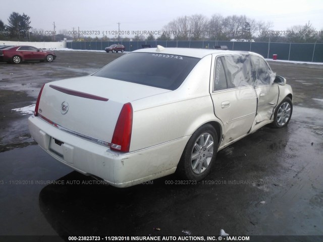 1G6KH5EY4AU132995 - 2010 CADILLAC DTS PREMIUM COLLECTION WHITE photo 4