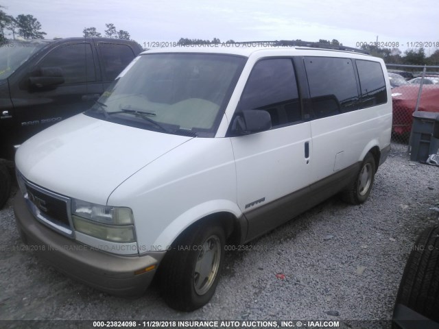 1GKDM19W9YB518082 - 2000 GMC SAFARI XT WHITE photo 2