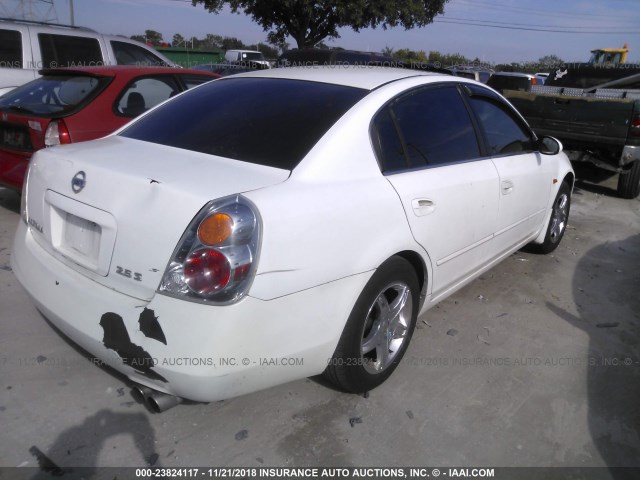 1N4AL11E15C108120 - 2005 NISSAN ALTIMA S/SL WHITE photo 4