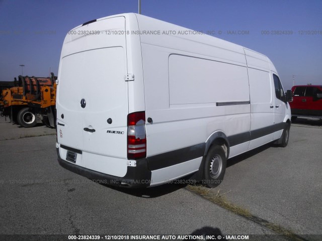 WD3PE8CC7D5770221 - 2013 MERCEDES-BENZ SPRINTER 2500 WHITE photo 4