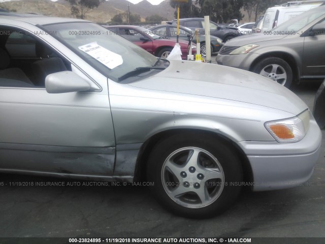 JT2BG22K3Y0435954 - 2000 TOYOTA CAMRY CE/LE/XLE SILVER photo 6