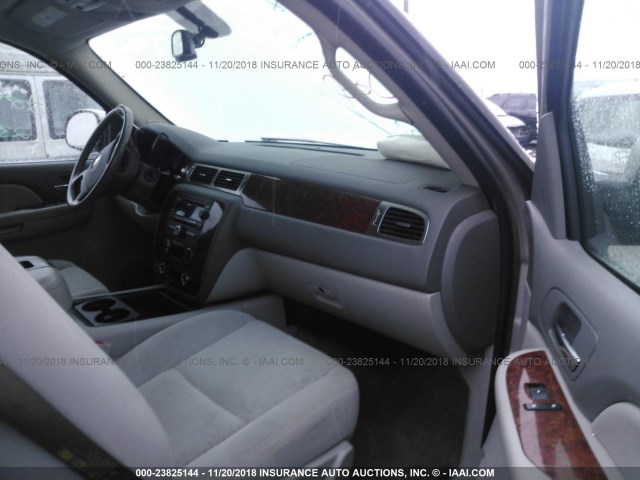 3GNFK16357G131658 - 2007 CHEVROLET SUBURBAN K1500 TAN photo 5