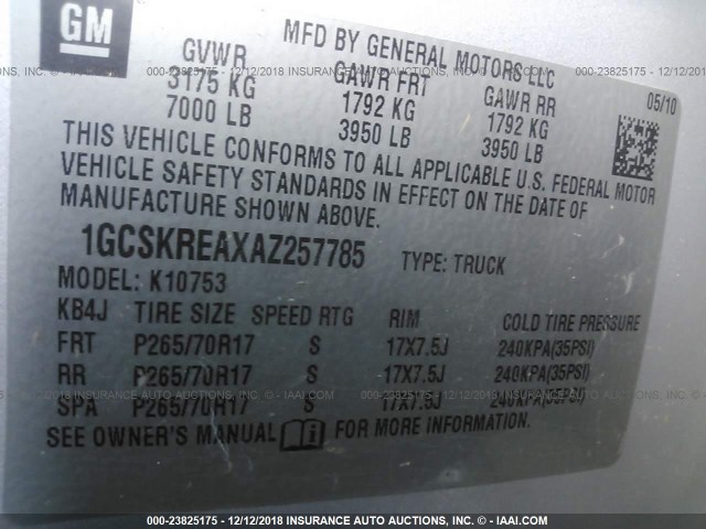 1GCSKREAXAZ257785 - 2010 CHEVROLET SILVERADO K1500 LS SILVER photo 9