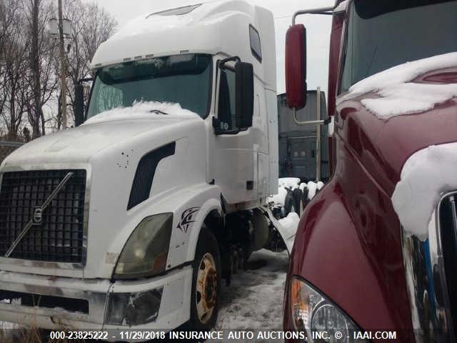 4V4NC9EG5BN532023 - 2011 VOLVO VNL L Unknown photo 2