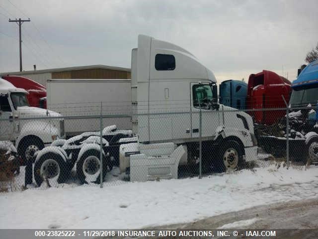 4V4NC9EG5BN532023 - 2011 VOLVO VNL L Unknown photo 4