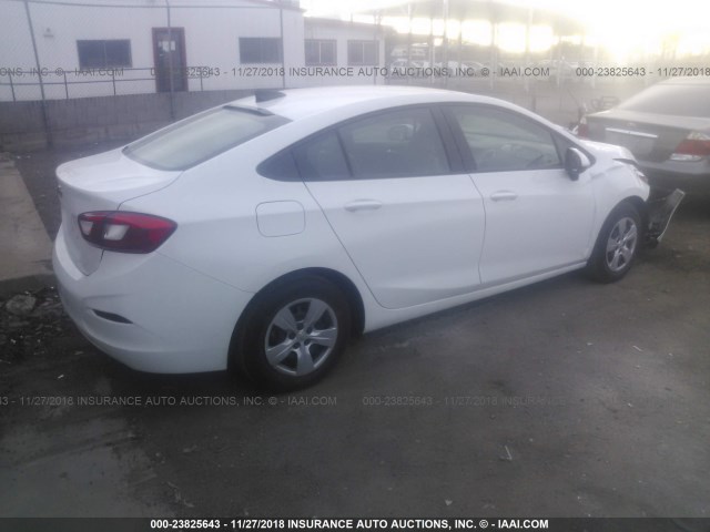 1G1BC5SM7J7218578 - 2018 CHEVROLET CRUZE LS WHITE photo 4