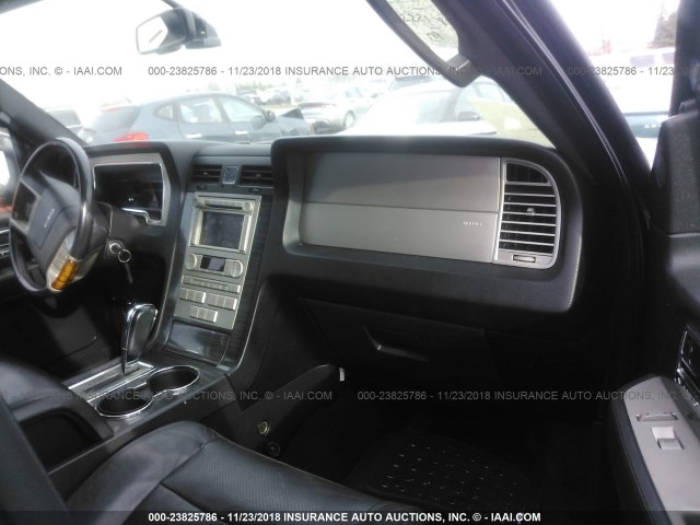5LMFU28597LJ18138 - 2007 LINCOLN NAVIGATOR Қара фото 5