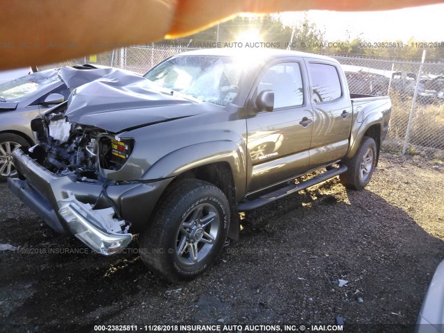 5TFJU4GN7DX043104 - 2013 TOYOTA TACOMA DOUBLE CAB PRERUNNER GRAY photo 2