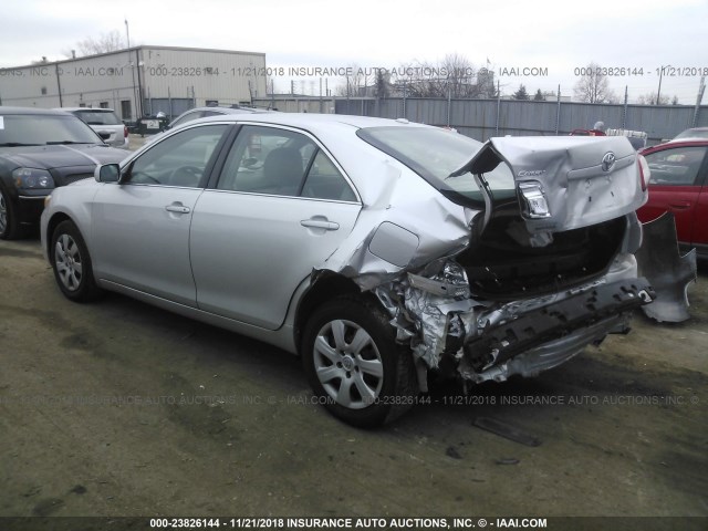 4T4BF3EKXBR171998 - 2011 TOYOTA CAMRY SE/LE/XLE 银色 照片 3