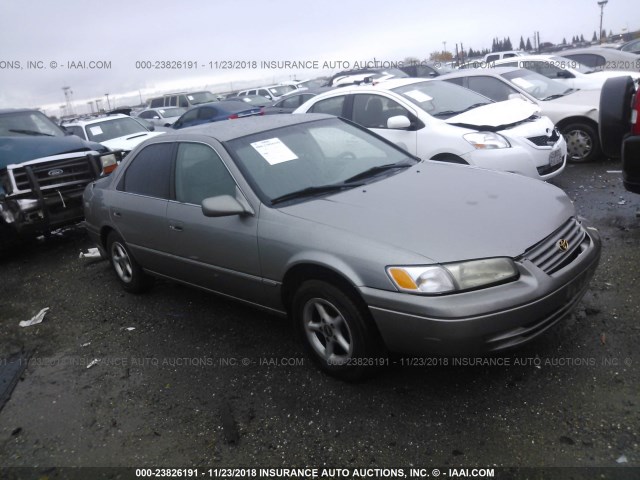 4T1BG22K6WU364158 - 1998 TOYOTA CAMRY CE/LE/XLE GRAY photo 1