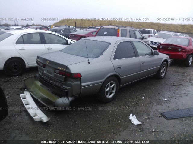 4T1BG22K6WU364158 - 1998 TOYOTA CAMRY CE/LE/XLE GRAY photo 4