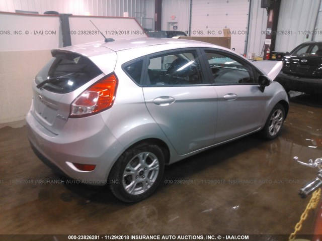 3FADP4EJ4FM205290 - 2015 FORD FIESTA SE SILVER photo 4