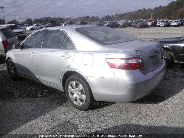 4T1BE46KX8U253000 - 2008 TOYOTA CAMRY CE/LE/XLE/SE SILVER photo 3