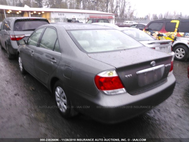 4T1BE32K35U556714 - 2005 TOYOTA CAMRY LE/XLE/SE GRAY photo 3